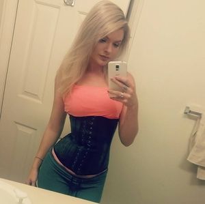 Small ann cherry waist trainer